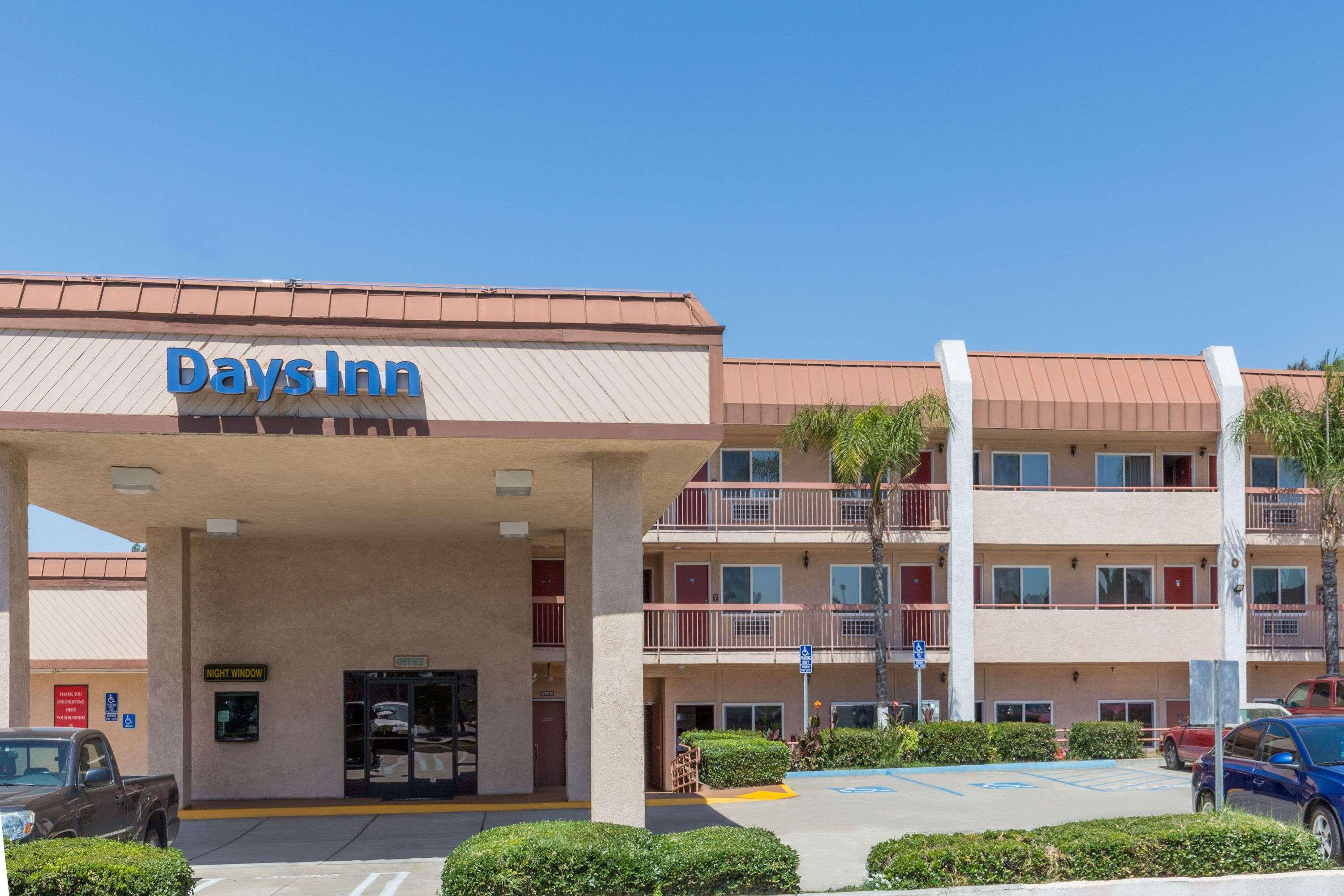 Days Inn By Wyndham Ontario Airport Екстер'єр фото