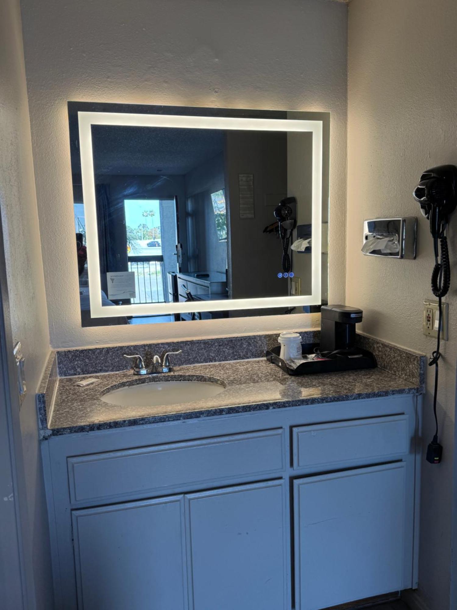 Days Inn By Wyndham Ontario Airport Екстер'єр фото