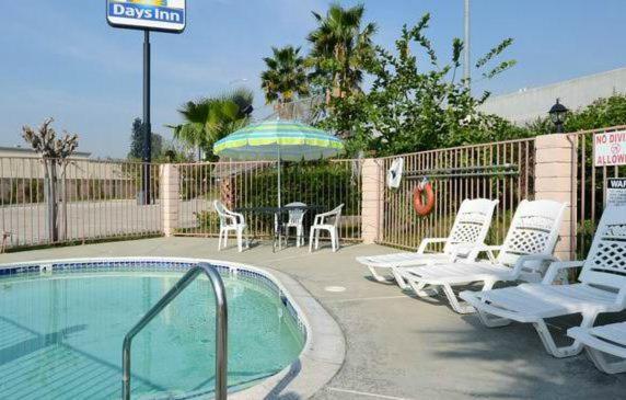 Days Inn By Wyndham Ontario Airport Екстер'єр фото
