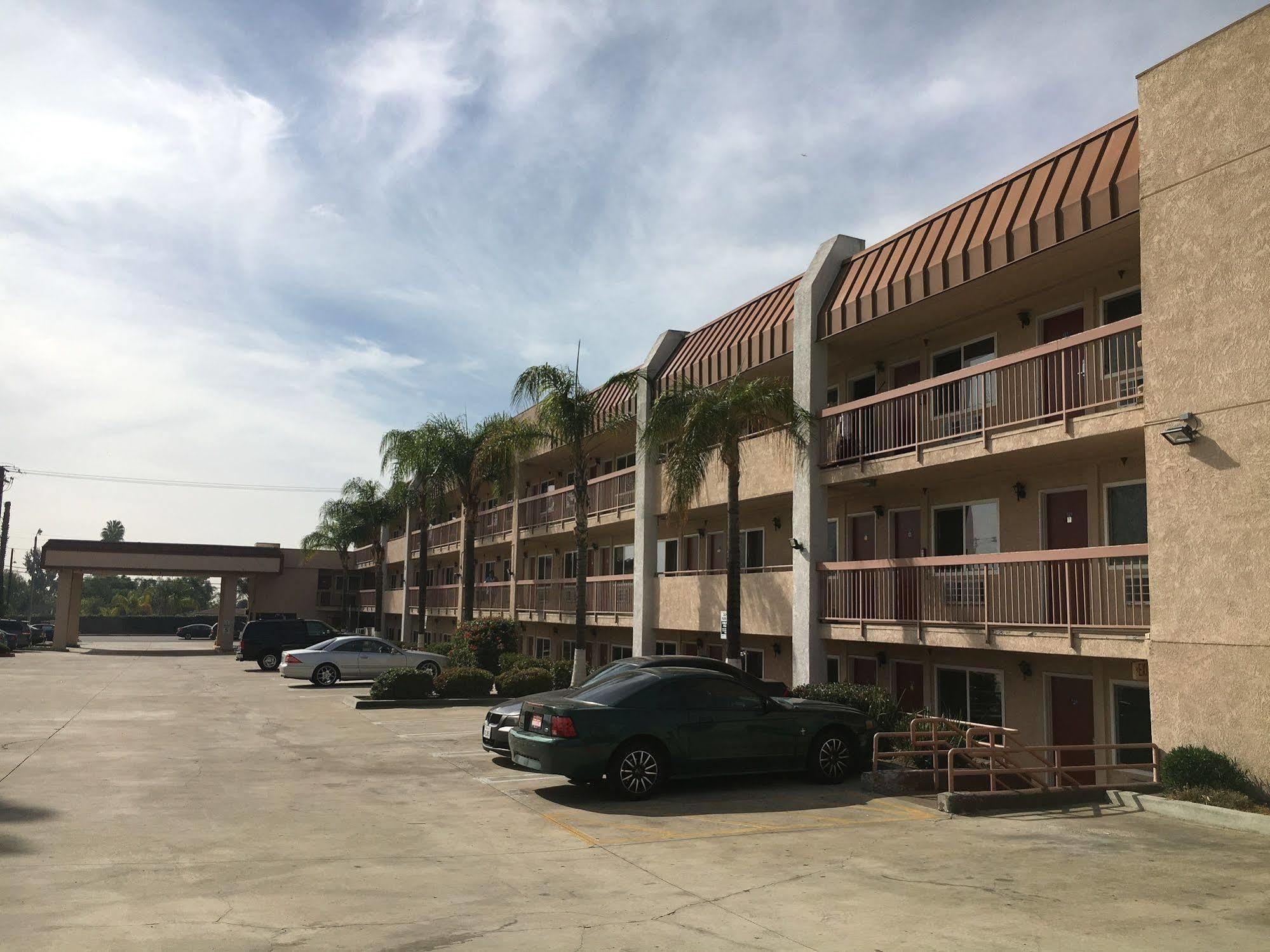 Days Inn By Wyndham Ontario Airport Екстер'єр фото