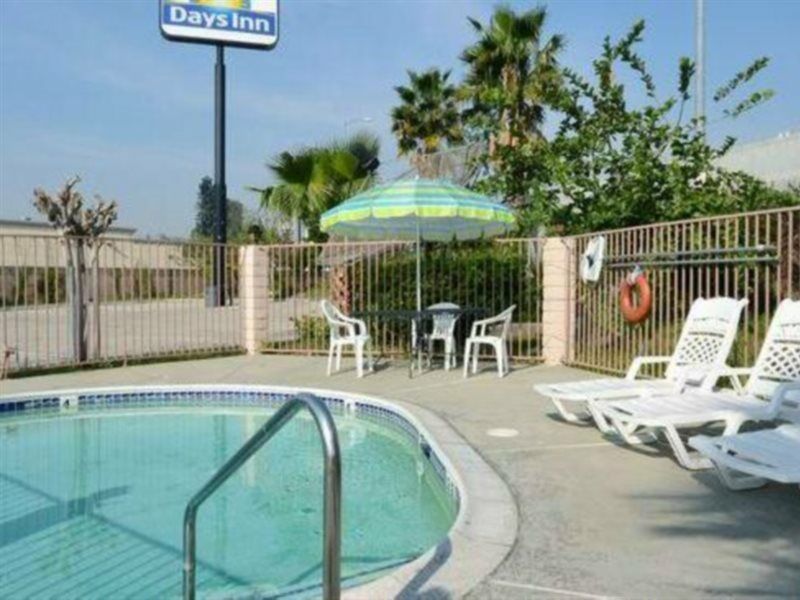 Days Inn By Wyndham Ontario Airport Екстер'єр фото