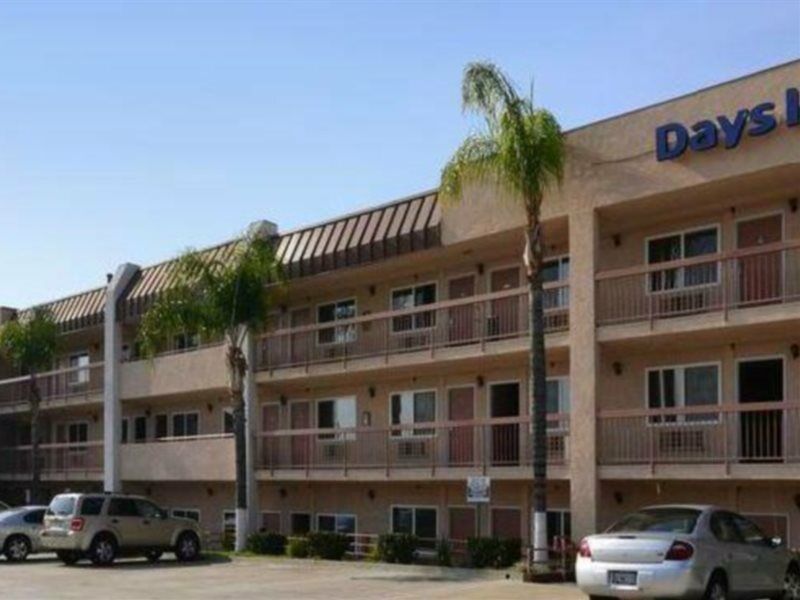Days Inn By Wyndham Ontario Airport Екстер'єр фото